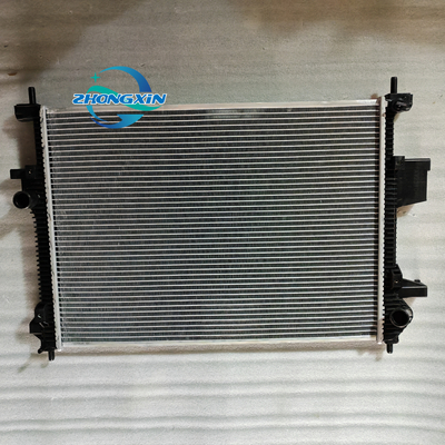 OE NO. 302000021AA Sistema di raffreddamento del serbatoio dell'acqua Radiatore per auto per Chery Tiggo 8